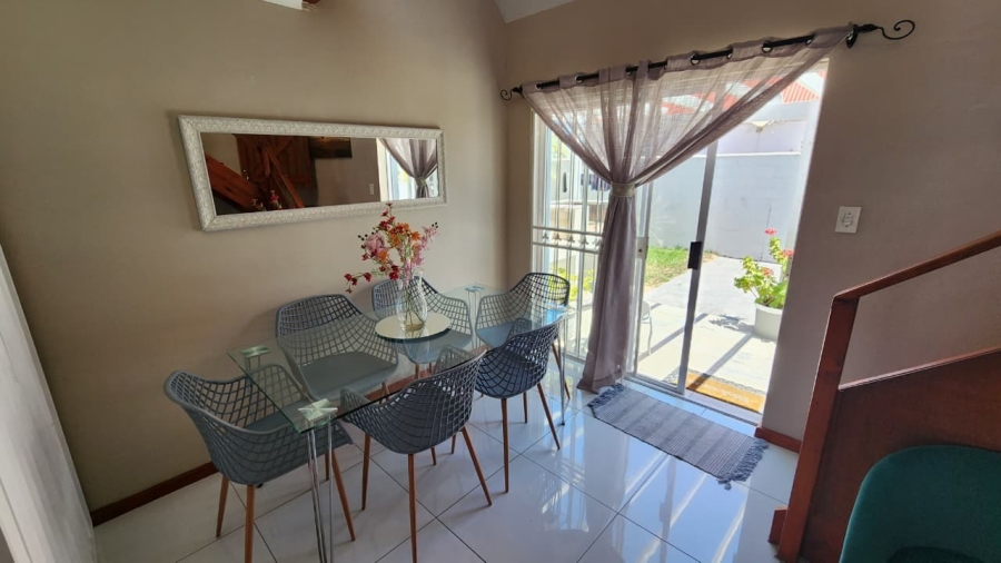 4 Bedroom Property for Sale in Mykonos Western Cape
